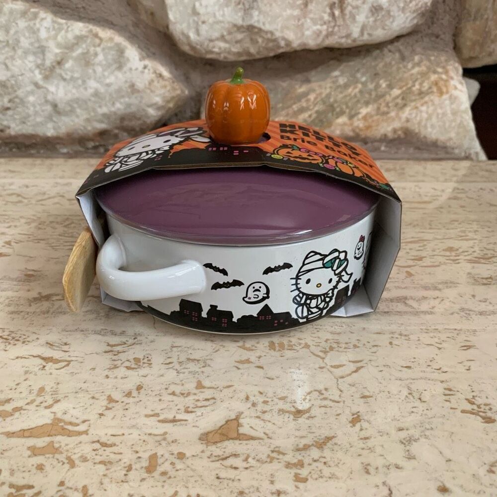 NIB Hello Kitty Halloween Brie baker mummy design sanriocore halloweencore